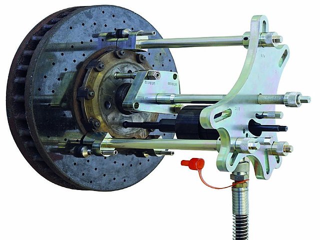 Brake disc puller for ceramic brake discs