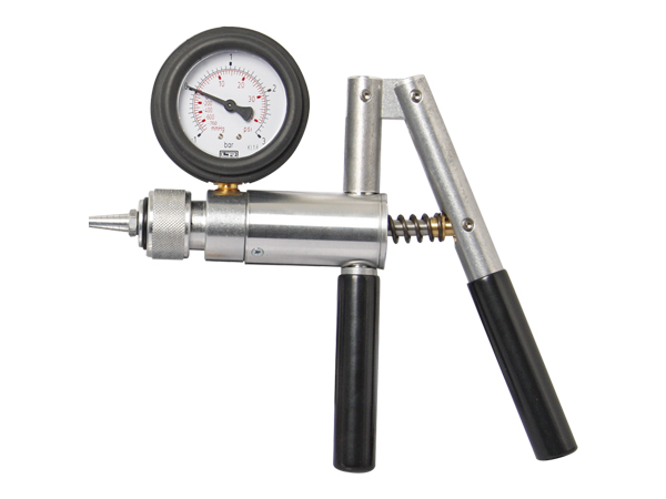 Vacuum & pressure pump, graduation 0.1 bar - reversible vacuum or pressure